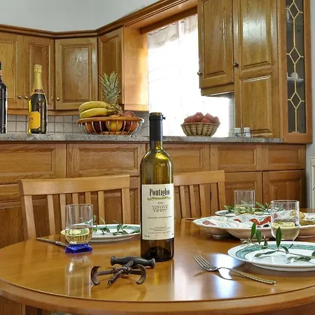 Chrysas House فيلة